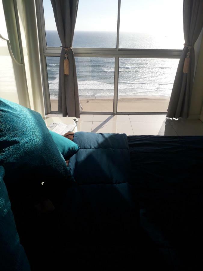 Into The Blue On The Beach Durban Bagian luar foto